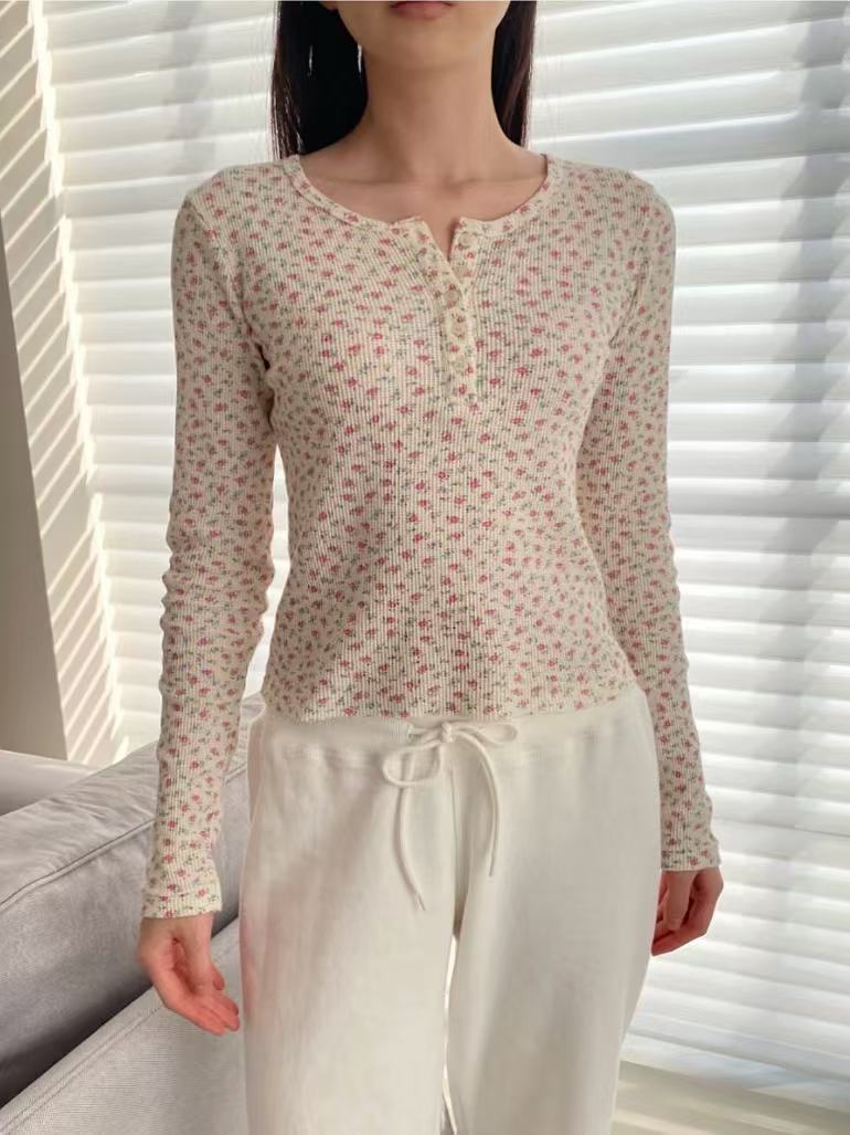 Women's Waffle Knit Floral Blouse - Button Front Cropped Top, White, One Size - Amora